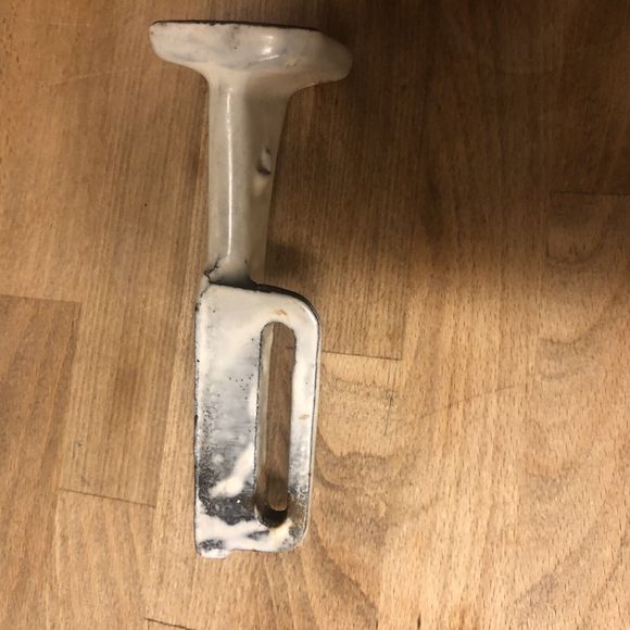 Vintage White Ceramic Towel Bar Rack Rod Post Holder Farmhouse - Picture 4 of 7